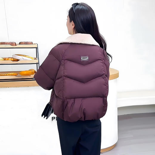 QYM 25DS838-Y小个子短款宽松保暖羽绒服毛领毛袖口休闲白鸭绒外套 商品图2