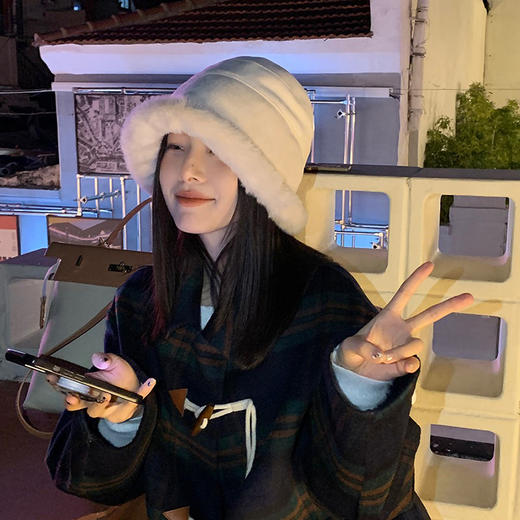 Mr.evil 麂皮绒渔夫帽 版型立体 护耳御寒 内里羊羔绒 软糯厚实 4色可选 商品图2