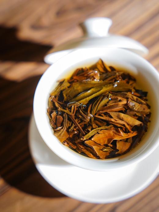 【班章茶王七子饼】2007年班章大白菜，经典的传奇，骨灰级玩家必备之茶，100%血统！皇室血脉！老客户尊享购：350元！ 1000克/饼，拍5发6 商品图3