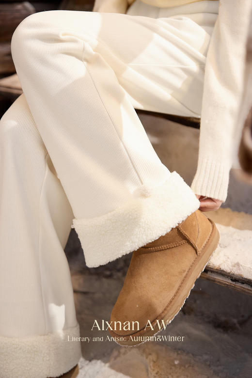 鹿向南「暖冬小羊」百搭加绒保暖休闲裤女2025年冬季新款杏色长裤 商品图5