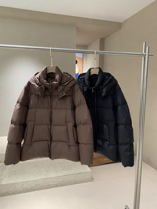 J**Y同款宽松连帽羽绒面包服 “行走小暖炉”连帽羽绒服 简洁实穿短款 轻盈舒适 蓬松温暖 90白鸭绒填充 小巧轻便 不显沉闷臃肿 商品图8