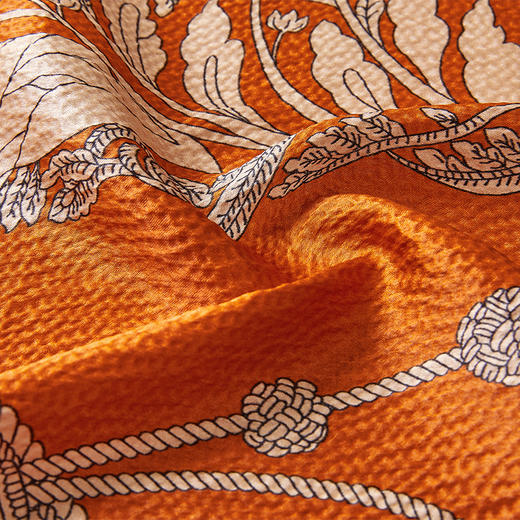 万事利“苗饰雅集”105厘米GB大方巾 商品图3