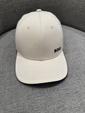 【订单实付低于299元，不发货.贴身衣物不退不换】HUGO BOSS 帽子男  50519219-131 .