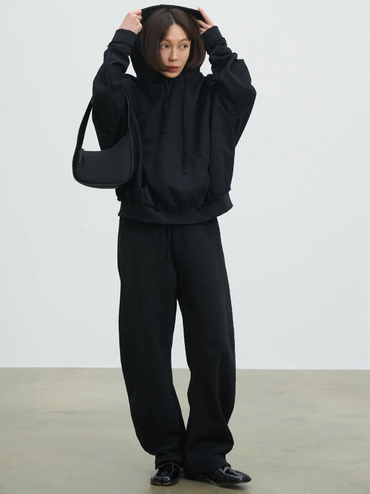 松弛感通勤懒人羊毛呢休闲直筒裤 羊毛羊绒混纺 手感柔软饱满 筋骨感好 微磨绒呢感工艺处理 极简裤型 自然又显瘦 商品图3