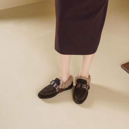 Westory2025年冬季牛绒面平底鞋口卷羊毛内里加绒休闲保暖毛毛单鞋W25DM86381 商品图6