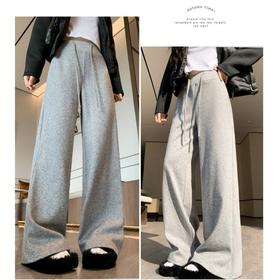 【保暖服饰 丨喵小仟 加绒直筒糯米裤】面料柔软舒适， 高腰阔腿版型，修饰腿部线条，适合多种腿型，款式简约百搭，适合多场景穿搭~