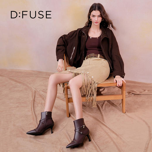 Dfuse迪芙斯2025冬季新款时尚女靴简约朋克铆钉条带短靴瘦瘦靴DFD4116018 商品图0