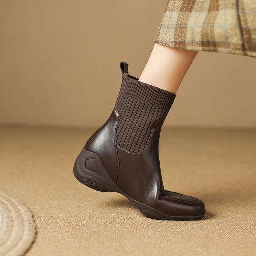 【预售5天】秋冬新款弹力坡跟内增高瘦瘦马丁靴法式复古油蜡胎牛皮飞织短靴LD&7518 商品图4