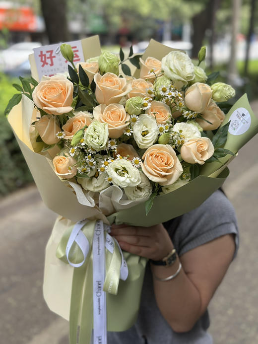 插花泥香槟玫瑰 绿洋桔梗，洋甘菊，混搭花束 商品图2