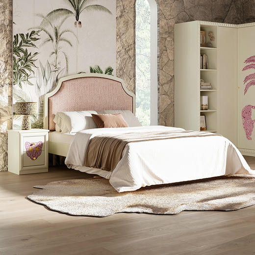 喜梦宝粉红豹1.5M床松木桦木框架摇粒绒软包次卧舒适床 商品图1