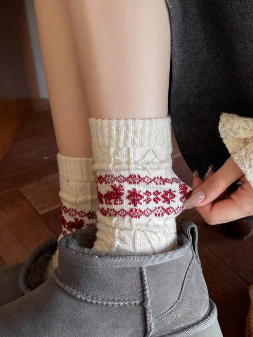 4双装！暖芙芙羊毛袜女袜 费尔岛圣诞复古雪花麋鹿元素 秋冬加厚保暖柔软羊毛中筒袜 商品图2