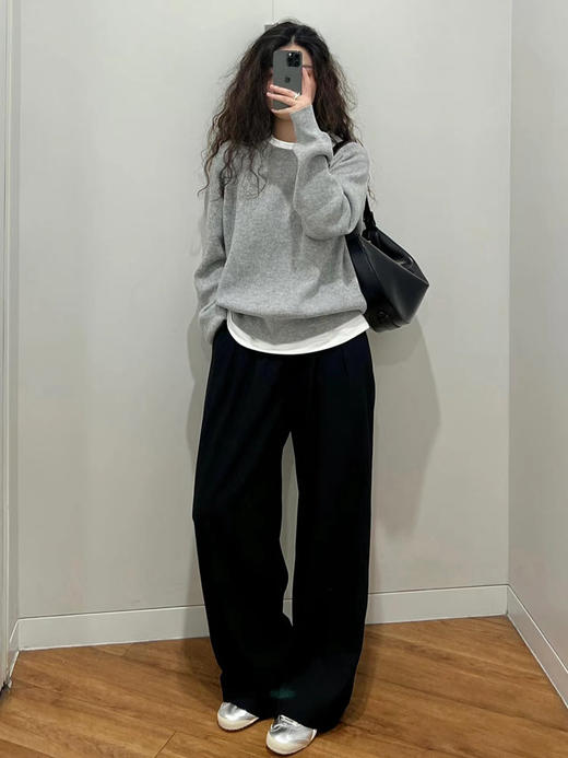 松弛感通勤懒人羊毛呢休闲直筒裤 羊毛羊绒混纺 手感柔软饱满 筋骨感好 微磨绒呢感工艺处理 极简裤型 自然又显瘦 商品图4