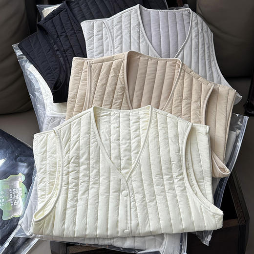 官网2500+ M家秋冬轻薄竖条纹绵羊毛V领锁温外穿女士开衫马甲 蓄热保暖休闲背心内搭保暖 商品图4