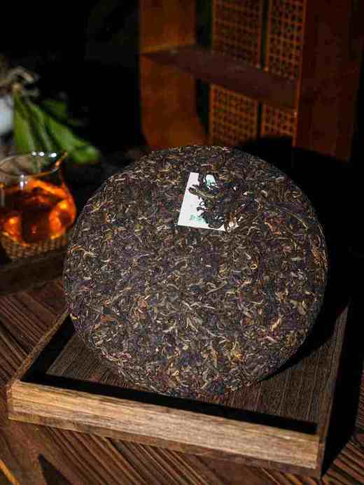 【班章茶王七子饼】2007年班章大白菜，经典的传奇，骨灰级玩家必备之茶，100%血统！皇室血脉！老客户尊享购：350元！ 1000克/饼，拍5发6 商品图2