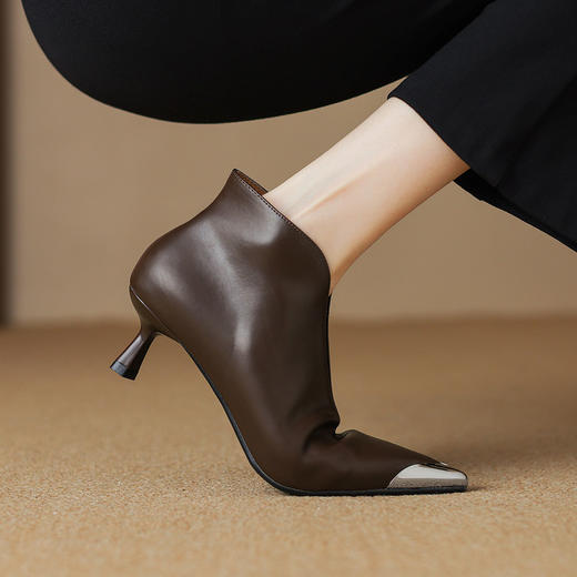 【预售5天】尖头侧拉链短靴女新款猫跟及裸靴洋气金属头软皮短筒瘦瘦靴SLLK&sl-7967 商品图2