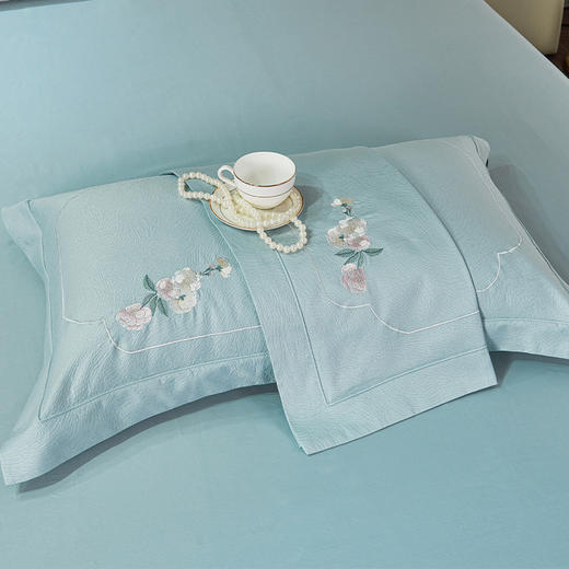 多喜爱 50S全棉色织银丝提花四件套 秋日麦田/暮云笺hl【50S银丝提花】 【全棉材质】【浮雕肌理】【精美刺绣】轻奢礼箱 柔润丝光 质感柔滑 莹亮光泽 花型立体 商品图13