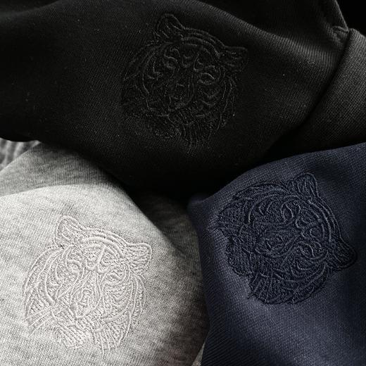 也外·男士虎头刺绣直筒卫裤 | 320克针织棉，触摸得到的「软糯秋天」，男女同款【4-8天发货】 商品图2