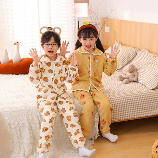 ❄️降温季的“全能型选手”🌞【雪呢绒云朵感翻领开衫家居服】 云朵般软绒 ➕多款花色百搭，居家户外无束缚 ✅双面雪呢绒➕翻领设计柔软亲肤，一触即暖🔥 商品图1