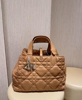 女款中號手提包zo010