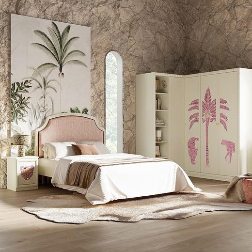 喜梦宝粉红豹1.5M床松木桦木框架摇粒绒软包次卧舒适床 商品图0