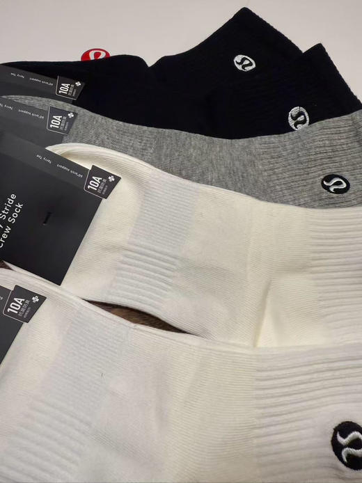 原单正品 lulu袜一包5双装lululemon 均码40-46，一包五双固定配色
原价496 商品图11