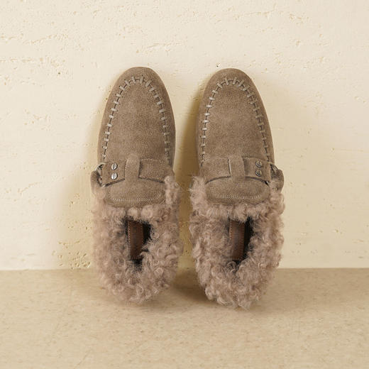 Westory2025年冬季牛绒面平底鞋口卷羊毛内里加绒休闲保暖毛毛单鞋W25DM86381 商品图9