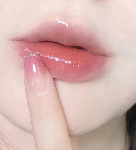 [小滋心选]【活动价 ¥19.9/5支】曼迪雅黄芪唇膏3支+2支护手霜 商品图2