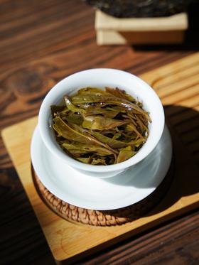 【妖王】2025春茶！布朗山新宠广别老寨，拳打班章，脚踹冰岛！遗世独立！扬名四方！净含量：357g/片，拍5发6