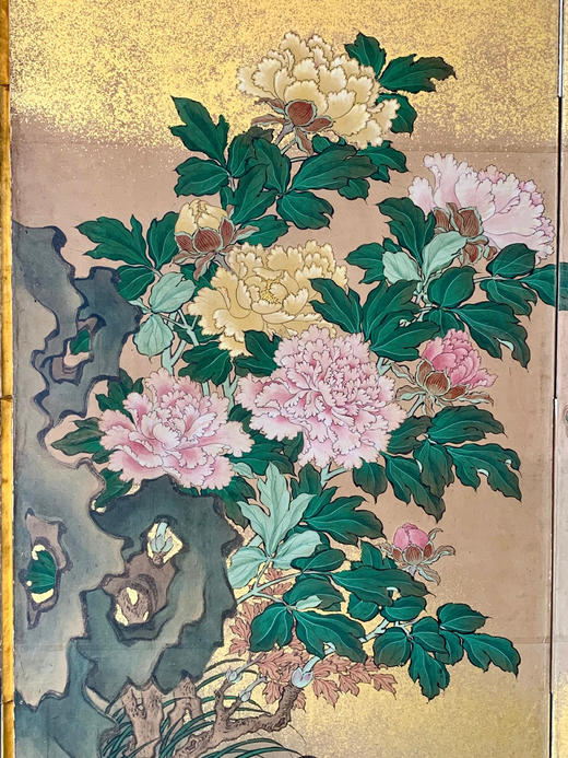 独角鹿西洋古董19世纪日本明治时代出品「孔雀繁花」主题金地纸本设色六曲屏风 商品图4