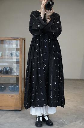 Maku复古刺绣圆领连衣裙