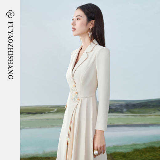 FUYAO扶摇 新中式西装连衣裙2025年秋季新款刺绣裙子国风盘扣女裙 商品图1