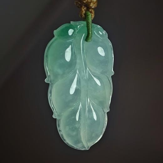 冰种翡翠树叶项坠 商品图1