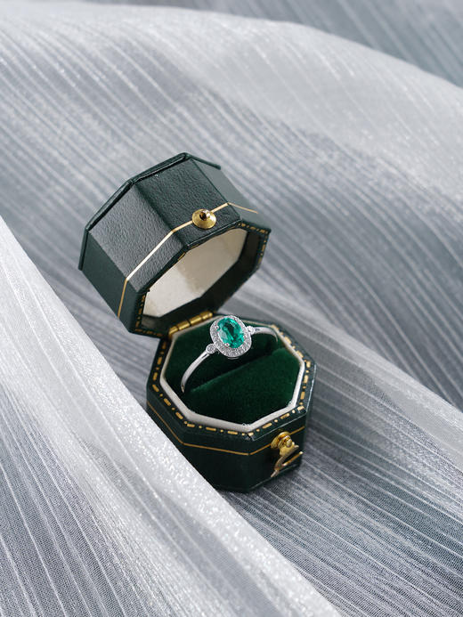 子佩集【翠雅】S925银戒指【RM0506-XF】培育宝石祖母绿椭圆2510 商品图0