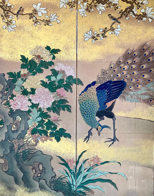 独角鹿西洋古董19世纪日本明治时代出品「孔雀繁花」主题金地纸本设色六曲屏风 商品图2