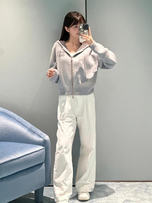 缪缪·25FW秋冬新款 双拉链字母提花连帽针织羊绒开衫(DQJ) 商品图6