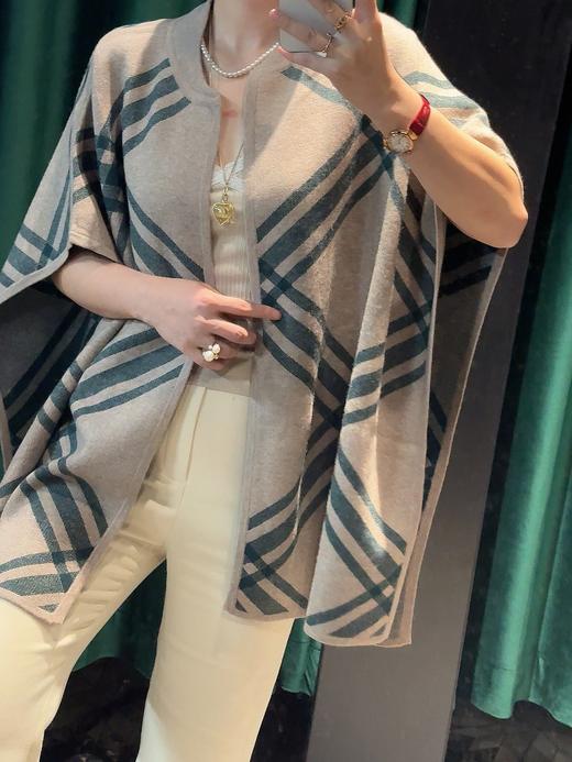巴家女士格纹羊毛披肩斗篷 商品图2