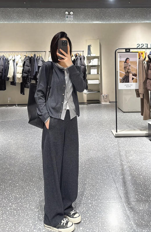 松弛感通勤懒人羊毛呢休闲直筒裤 羊毛羊绒混纺 手感柔软饱满 筋骨感好 微磨绒呢感工艺处理 极简裤型 自然又显瘦 商品图8