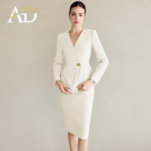 AD白色西装套装女秋季2025新款V领西服外套时尚通勤职业装两件套 商品图3