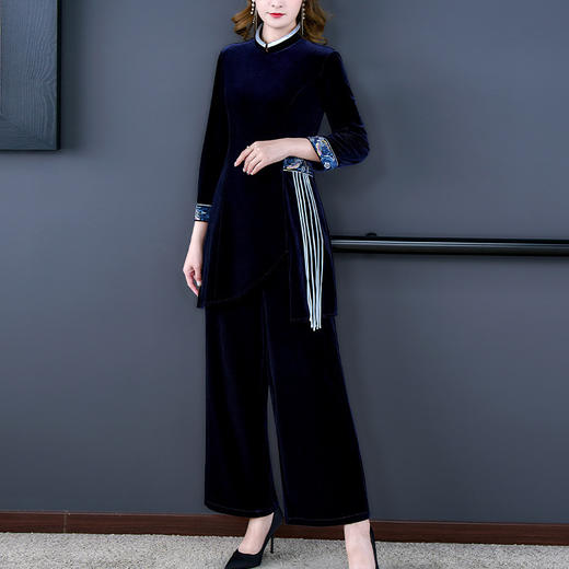 2025秋冬新款中年妈妈立领中国风撞色刺绣中长款上衣两件套套装 商品图1