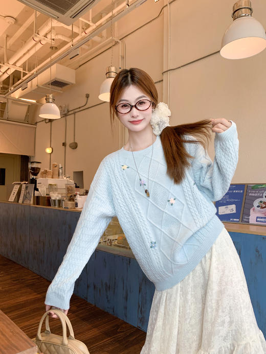 【169元任选2件】现货！蓝色绣花麻花毛衣 商品图10