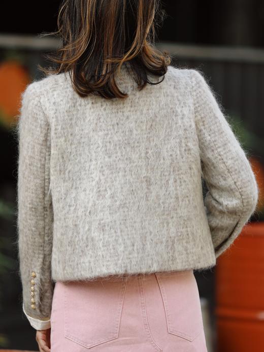 TYNVIE 米色毛绒短款双排扣夹克 商品图2