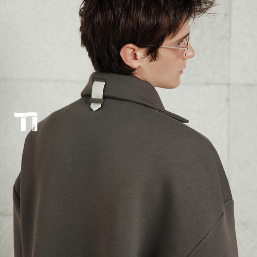 启世录TIWLLTANG“弦伸秩形”错位袢带卫衣 商品图3