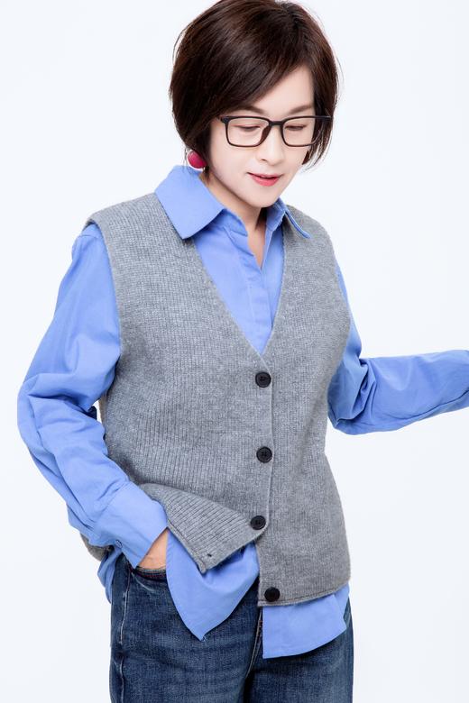 灰色v领针织背心 商品图0