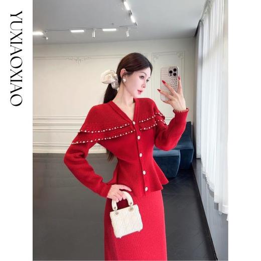 余潇潇【鸿运当头】绵羊毛混纺V领披肩荷叶边毛衣&鱼尾长半裙 商品图0