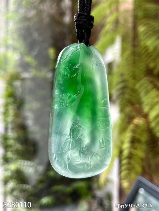 高冰种艳绿观音牌挂坠【5280110】具体价格微信咨询 商品图0