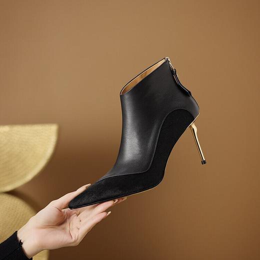 【预售5天】高级感真皮拼接牛毛气质高跟短靴女秋冬新款尖头细跟百搭女时装靴CX&CX8195-9 商品图3