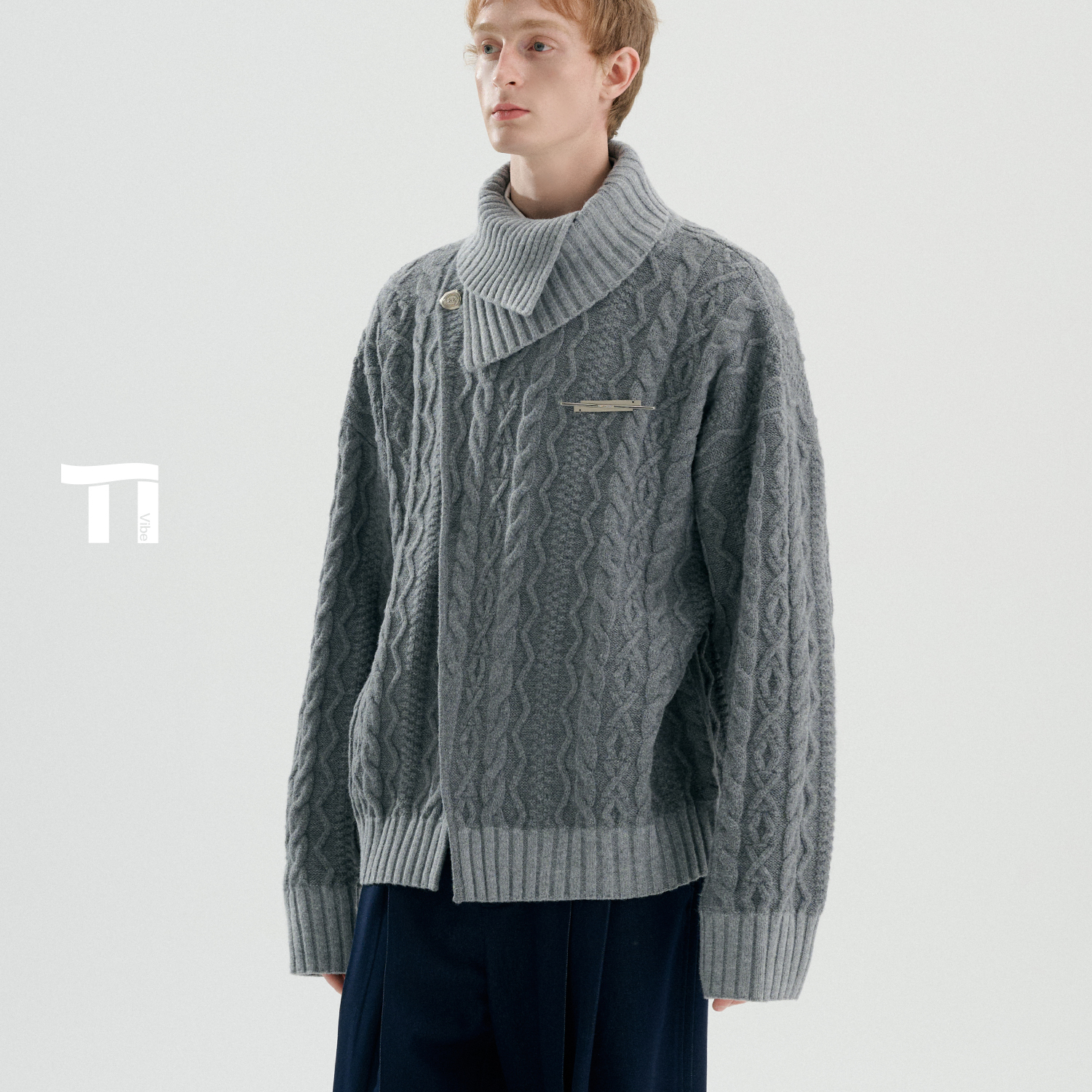 启世录TIWILLTANG“际叠塑形”交错翻领毛衫