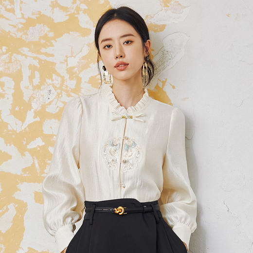 FUYAO扶摇 新中式国风衬衫女醋酸贴布衬衣小众设计感盘扣刺绣上衣 商品图1