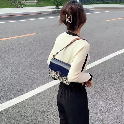 【明星同款】Tory Burch汤丽柏琦ROBINSON豆腐包斜挎包152306 -w 香港直邮+礼盒礼袋  清关约7个工作日 商品图4