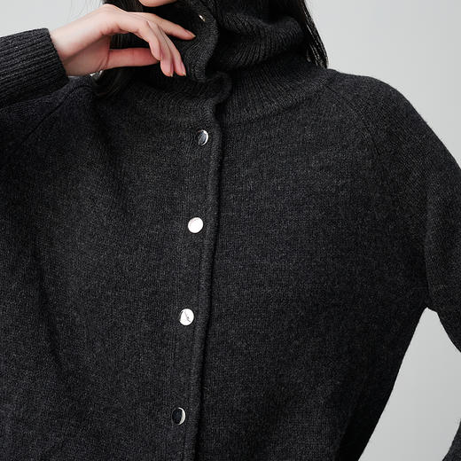 NEELLY纳俪商场同款冬季新款翻领简约随性针织开衫女亲肤百搭外套N25104A07705 商品图2